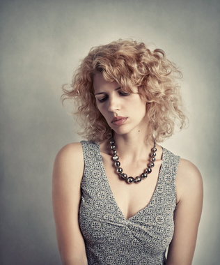 Cheveux secs et frisés