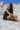 Jeune Femme Bronzant