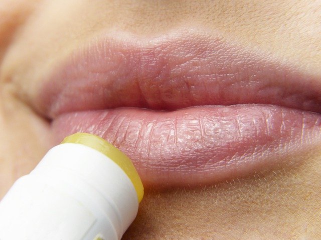 Comment faire la différence entre perlèche et gerçures des lèvres ...