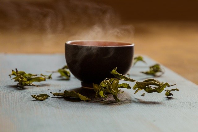 infusion de plante, thé et tisane