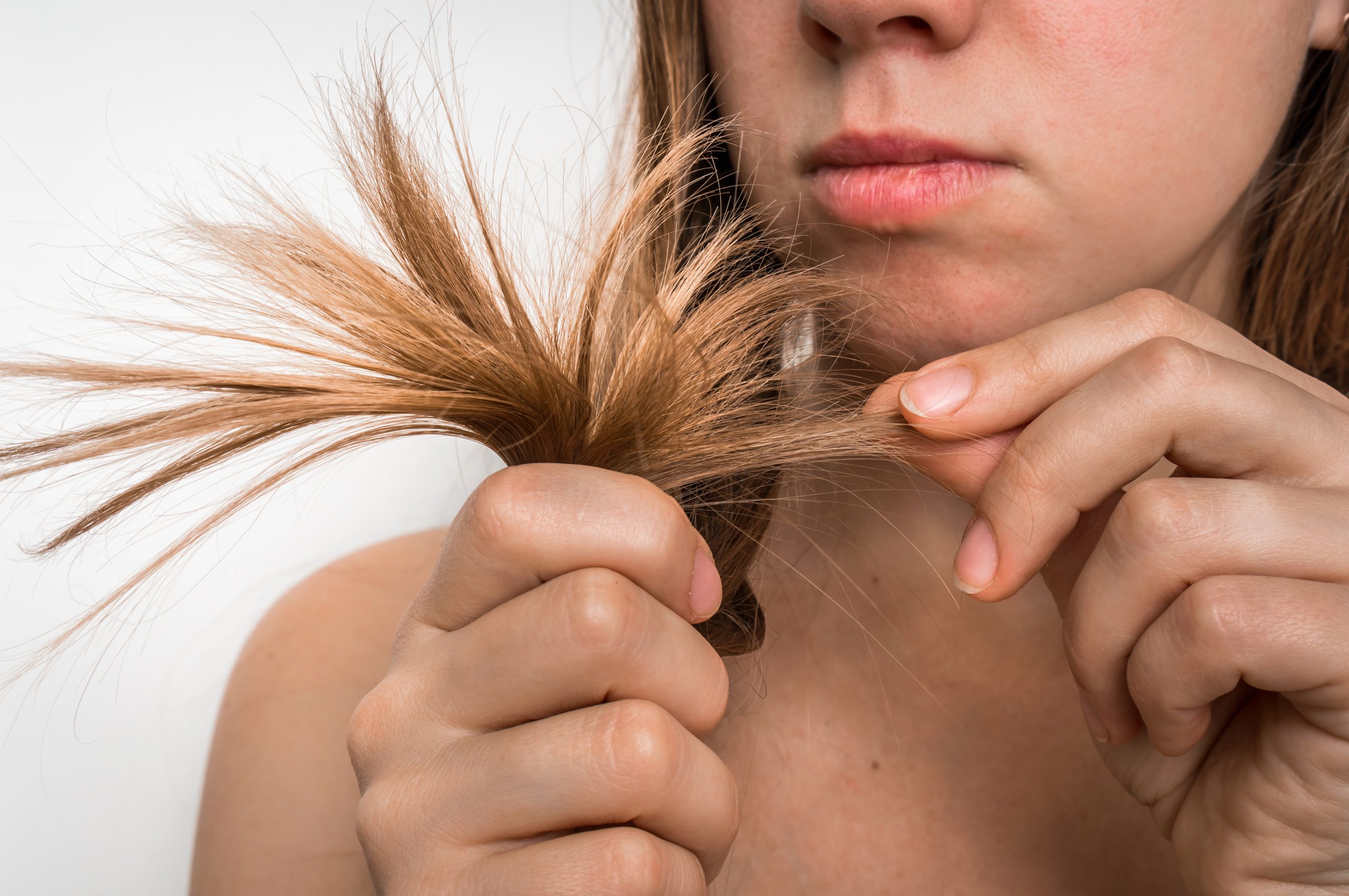 cheveux aux pointes abimées