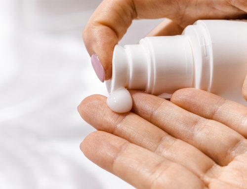 Rougeur, peau sensible : Pourquoi les crèmes rendent-elles addict ?